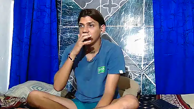 Snapshot of Samuelsince chatting on October 24, 5:53 am Samuelsince online show from October 24, 5:53 am