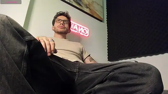 LucianSinclair online show from November 25, 3:41 am