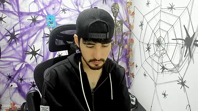 DmitriSanders online show from December 18, 3:13 am