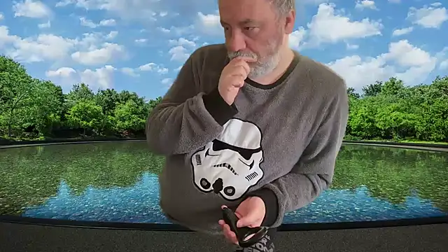 LondonTeffy online show from December 6, 9:32 am