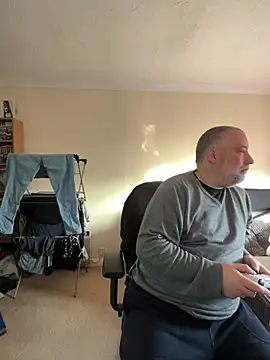 LondonTeffy online show from December 23, 10:10 am