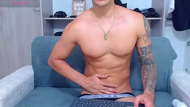 Snapshot of Tristan-bm chatting on October 5, 6:01 pm Tristan-bm online show from October 5, 6:01 pm