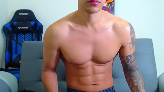 Snapshot of Tristan-bm chatting on January 28, 2:42 pm Tristan-bm online show from January 28, 2:42 pm