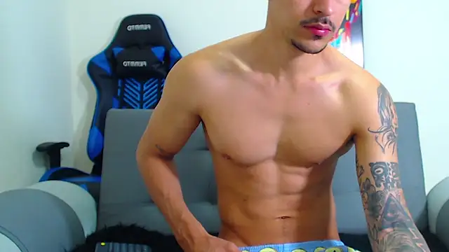Snapshot of Tristan-bm chatting on December 20, 3:31 pm Tristan-bm online show from December 20, 3:31 pm