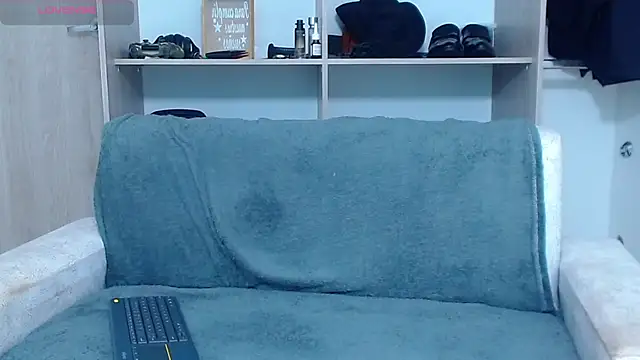 Snapshot of Tristan-bm chatting on September 18, 1:57 pm Tristan-bm online show from September 18, 1:57 pm