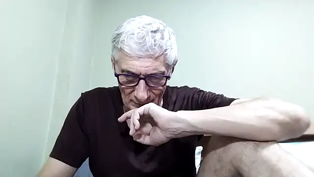 BIGUNCUTHARDCOCK online show from November 16, 7:10 am