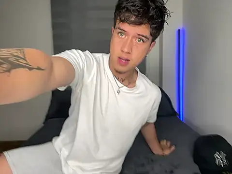 MrUniverse  online show from March 10, 6:16 am