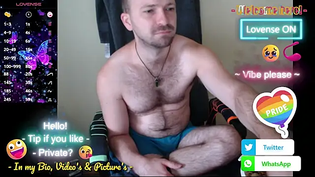 Snapshot of RealManHaveHairy chatting on October 2, 2:32 pm RealManHaveHairy online show from October 2, 2:32 pm