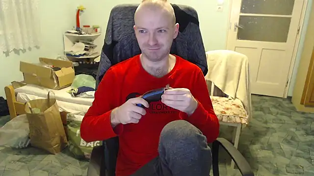 Snapshot of RealManHaveHairy chatting on January 7, 7:06 pm RealManHaveHairy online show from January 7, 7:06 pm