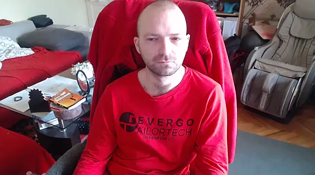 Snapshot of RealManHaveHairy chatting on February 11, 6:40 am RealManHaveHairy online show from February 11, 6:40 am