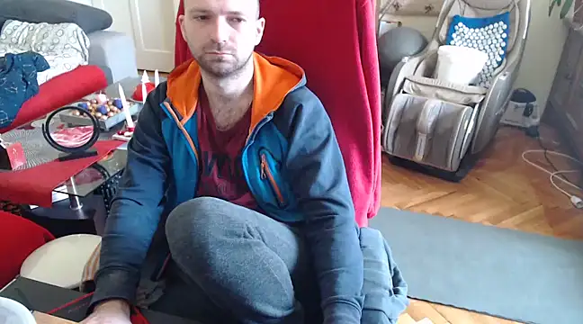 Snapshot of RealManHaveHairy chatting on December 18, 11:13 am RealManHaveHairy online show from December 18, 11:13 am