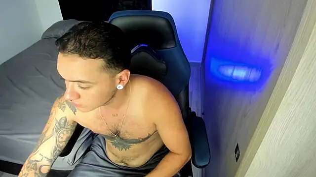male pussy online show from May 31, 5:01 pm