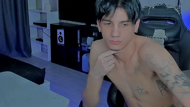 MarkBrowniii online show from December 17, 1:51 pm