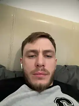 Snapshot of Julian128 chatting on March 5, 8:44 pm Julian128 online show from March 5, 8:44 pm