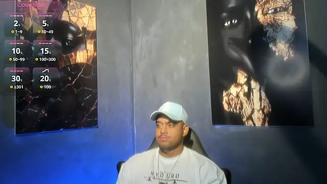 Snapshot of Big_furry_bear13 chatting on October 4, 5:23 am Big furry bear13 online show from October 4, 5:23 am