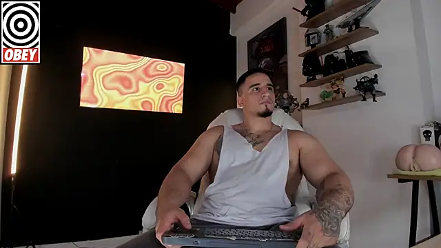 kingbear777 online show from November 5, 8:38 am