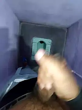 studboy1111 online show from November 29, 8:22 pm