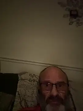 Snapshot of Shyboy817 chatting on October 24, 1:40 am Shyboy817 online show from October 24, 1:40 am
