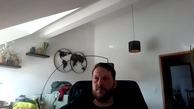 BennyLommy online show from March 19, 2:42 pm