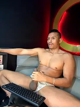 Snapshot of Abra_ham13 chatting on October 4, 12:21 pm Abra ham13 online show from October 4, 12:21 pm