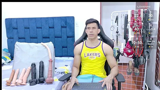 JoseRumbero26 online show from April 3, 9:33 pm