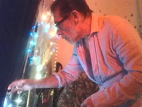 Snapshot of DaddyQuimHot chatting on March 23, 3:21 am DaddyQuimHot online show from March 23, 3:21 am