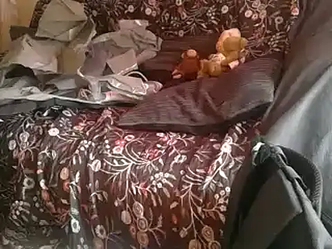 Snapshot of DaddyQuimHot chatting on October 29, 1:36 pm DaddyQuimHot online show from October 29, 1:36 pm