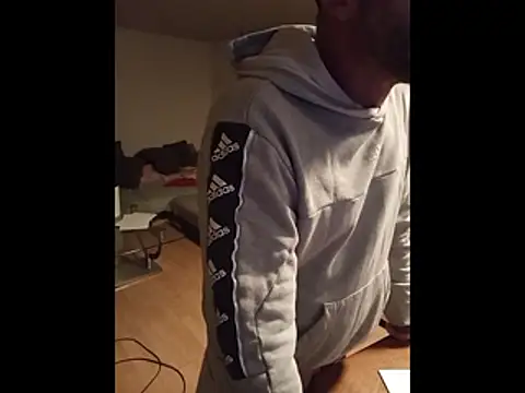 rosaeichel online show from February 5, 11:45 pm