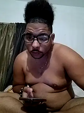 Snapshot of Dj-yefri-pauta chatting on December 19, 2:34 am Dj-yefri-pauta online show from December 19, 2:34 am