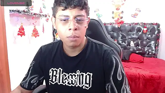 Wiiliam 20 online show from December 16, 3:32 pm