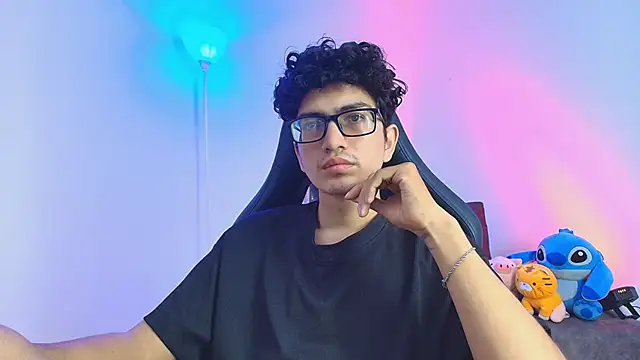 TylerWhite  online show from February 2, 12:57 pm