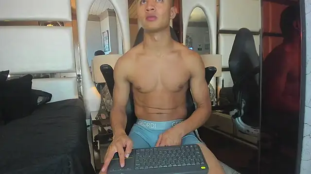 ALAN SANTHOS online show from January 15, 5:44 am