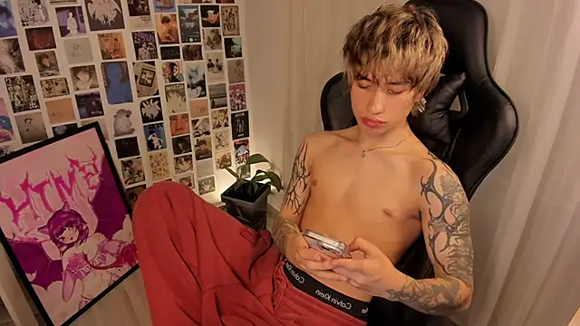 liamelf online show from May 28, 8:34 am