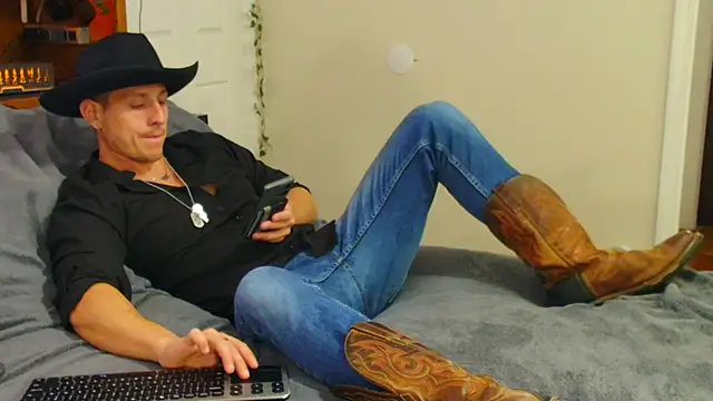 zack Fisher online show from December 21, 4:20 am