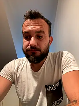Snapshot of cosmin9000 chatting on October 5, 6:28 am cosmin9000 online show from October 5, 6:28 am