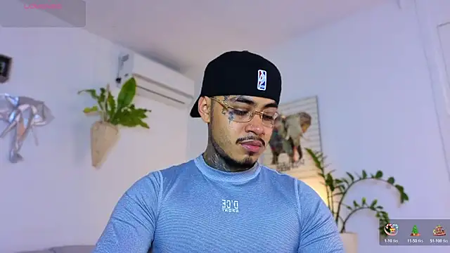 JordanSmiith  online show from December 18, 9:00 pm