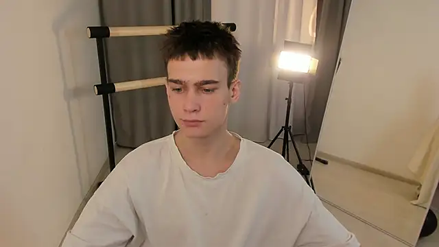 Kevin Kesi online show from November 17, 4:32 pm