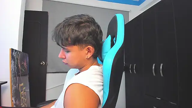 Bray Kevin online show from November 8, 1:42 am