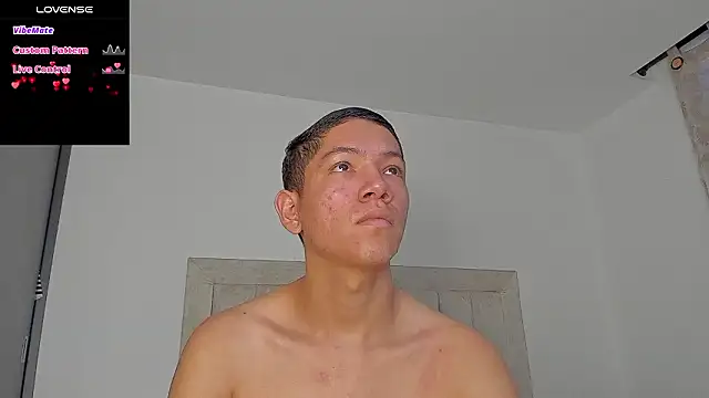 JulianRose 1 online show from February 3, 11:15 am