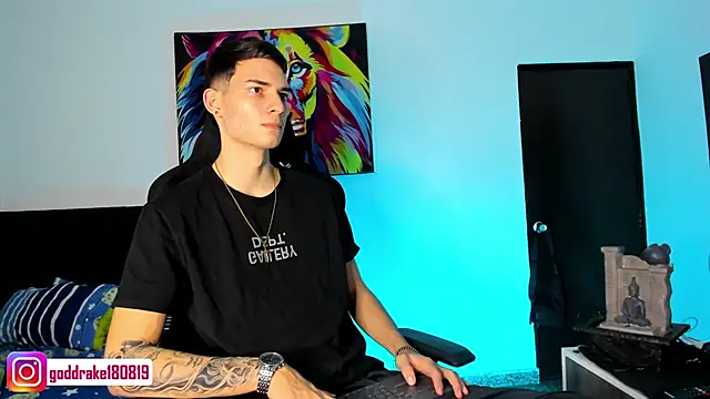 Snapshot of god_drake chatting on January 9, 12:30 pm god drake online show from January 9, 12:30 pm
