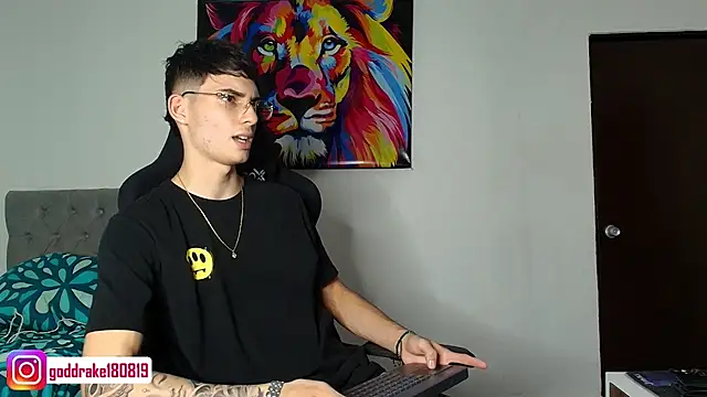 Snapshot of god_drake chatting on February 27, 4:52 am god drake online show from February 27, 4:52 am