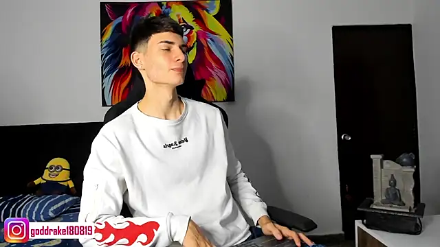 Snapshot of god_drake chatting on January 17, 1:56 pm god drake online show from January 17, 1:56 pm