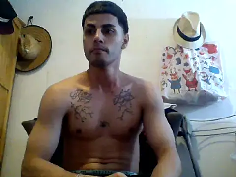Snapshot of AronFoxx chatting on March 3, 7:28 am AronFoxx online show from March 3, 7:28 am