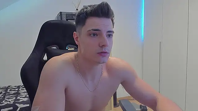 boywonderxxx online show from October 26, 4:53 pm