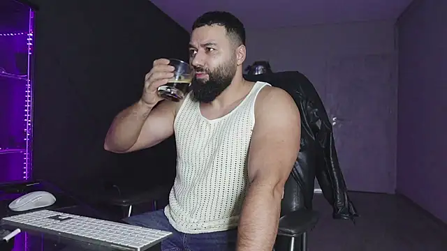 mattmasterss online show from February 3, 10:15 pm