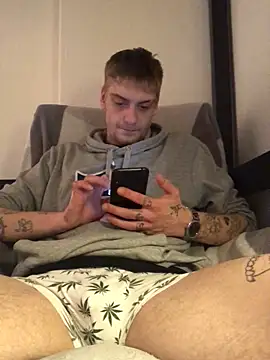 Simboxxx040 online show from January 9, 3:26 am