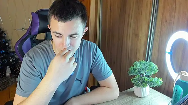 Snapshot of bigmark033 chatting on January 23, 3:22 pm bigmark033 online show from January 23, 3:22 pm