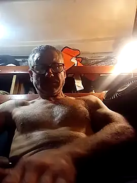 Pcsammy73 online show from November 3, 5:44 am