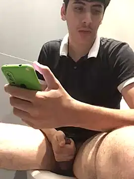 Snapshot of Babyhotbad chatting on February 6, 9:17 pm Babyhotbad online show from February 6, 9:17 pm