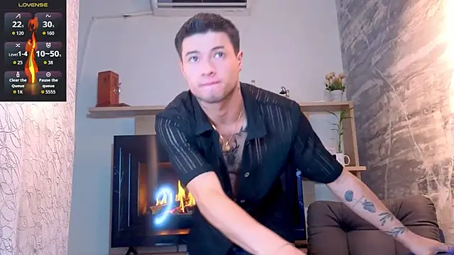 EdwardRoss  online show from July 9, 8:45 pm